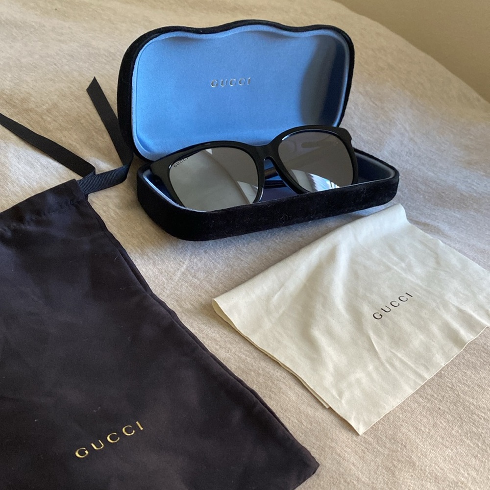 GUCCI
Mirrored Square Sunglasses